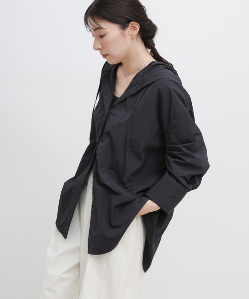 select MOCA(セレクトモカ)の「【定番】フード付きナイロンシャツ(シャツ/ブラウス・レディース・ネイビー/オフホワイト・FREE/SMALL)」の15枚目の写真
