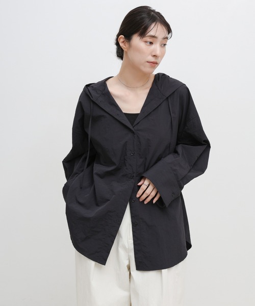 select MOCA(セレクトモカ)の「【定番】フード付きナイロンシャツ(シャツ/ブラウス・レディース・ネイビー/オフホワイト・FREE/SMALL)」の14枚目の写真