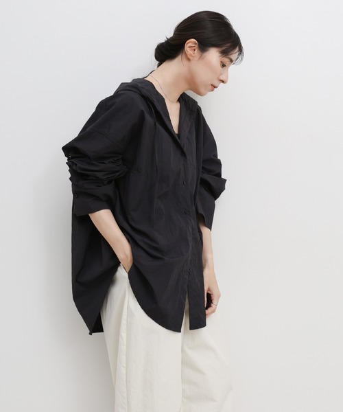 select MOCA(セレクトモカ)の「【定番】フード付きナイロンシャツ(シャツ/ブラウス・レディース・ネイビー/オフホワイト・FREE/SMALL)」の11枚目の写真
