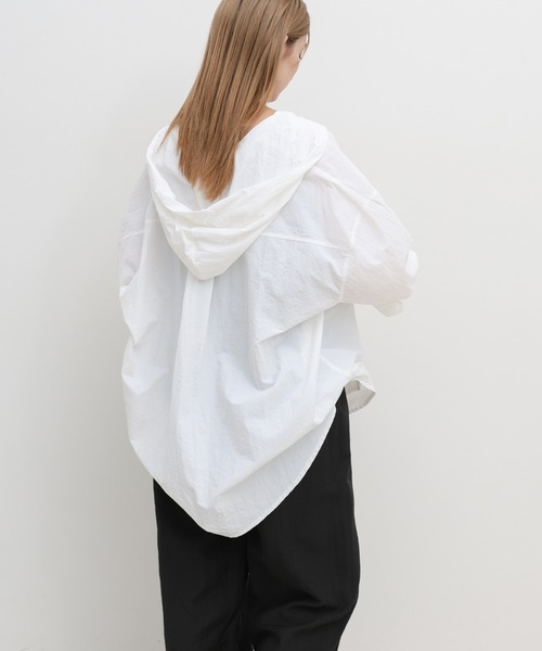select MOCA(セレクトモカ)の「【定番】フード付きナイロンシャツ(シャツ/ブラウス・レディース・ネイビー/オフホワイト・FREE/SMALL)」の18枚目の写真