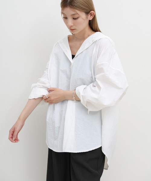 select MOCA(セレクトモカ)の「【定番】フード付きナイロンシャツ(シャツ/ブラウス・レディース・ネイビー/オフホワイト・FREE/SMALL)」の21枚目の写真