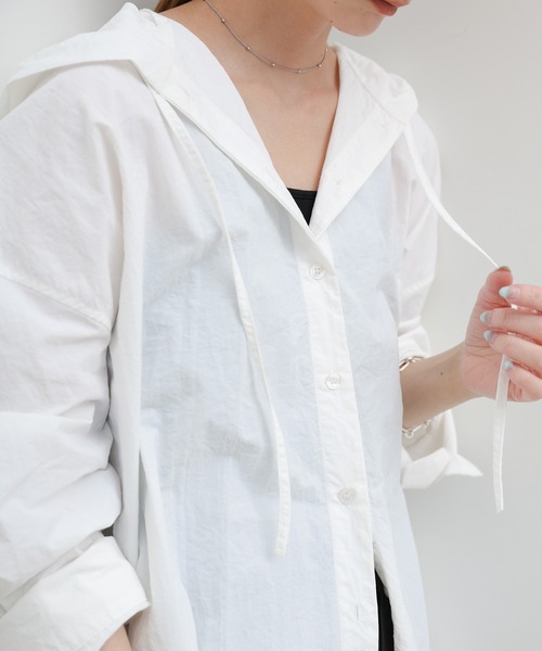select MOCA(セレクトモカ)の「【定番】フード付きナイロンシャツ(シャツ/ブラウス・レディース・ネイビー/オフホワイト・FREE/SMALL)」の17枚目の写真