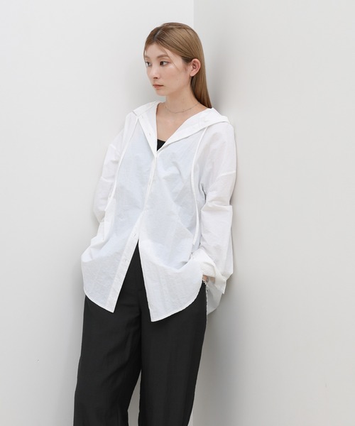select MOCA(セレクトモカ)の「【定番】フード付きナイロンシャツ(シャツ/ブラウス・レディース・ネイビー/オフホワイト・FREE/SMALL)」の19枚目の写真
