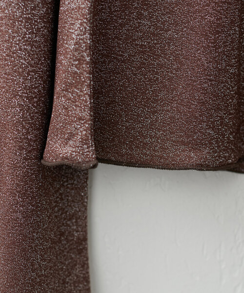 natural couture(ナチュラルクチュール)の「ラメシアーシンプルロンT(Tシャツ/カットソー・レディース・ピンクベージュ/シルバー/ブラウン・FREE)」の4枚目の写真