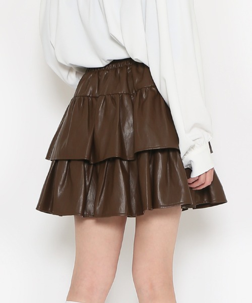 PUNYUS(プニュズ)の「合皮ティアードミニスカート(スカート・レディース・ブラウン/ブラック・1/2/3/4)」の22枚目の写真