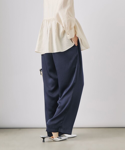 NOLLEY’S（ノーリーズ）の「ウォッシャブルサテンイージーパンツ（その他パンツ・レディース・ネイビー/ライトグリーン/グレイッシュベージュ・40/38/36）」の18枚目の写真