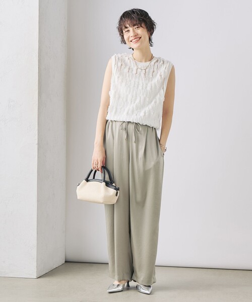 NOLLEY’S（ノーリーズ）の「ウォッシャブルサテンイージーパンツ（その他パンツ・レディース・ネイビー/ライトグリーン/グレイッシュベージュ・40/38/36）」の20枚目の写真