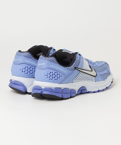 NIKE(ナイキ)の「(NIKE)ズームボメロ5(スニーカー・レディース・ブルー・23.0cm/24.0cm/25.0cm)」の2枚目の写真