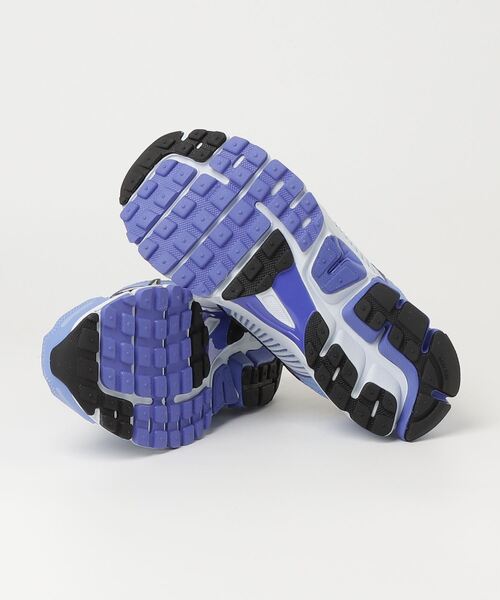 NIKE(ナイキ)の「(NIKE)ズームボメロ5(スニーカー・レディース・ブルー・23.0cm/24.0cm/25.0cm)」の3枚目の写真