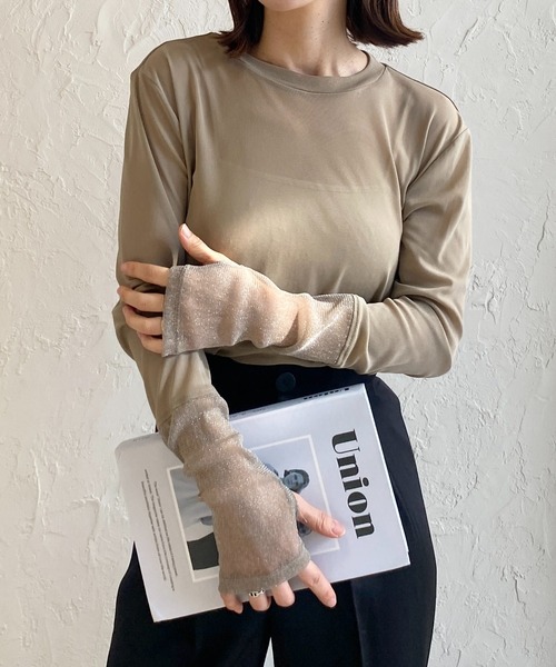 She's Closet(シーズクローゼット)の「フィンガーホール配色長袖切り替えラメシアートップス(Tシャツ/カットソー・レディース・チャコールグレー/ブラック/オフホワイト/アイボリー/サンドベージュ・FREE)」の5枚目の写真