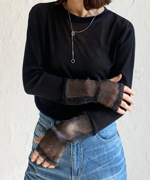 She's Closet(シーズクローゼット)の「フィンガーホール配色長袖切り替えラメシアートップス(Tシャツ/カットソー・レディース・チャコールグレー/ブラック/オフホワイト/アイボリー/サンドベージュ・FREE)」の4枚目の写真