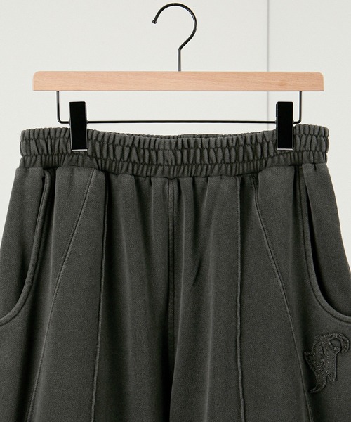 Alfred Alex(アルフレッドアレックス)の「【Alfred Alex】ヴィンテージメイクピグメントダメージパッチロゴドロストカーブスウェットパンツ【セットアップ対応】(スウェットパンツ・メンズ・ブラック/ワインレッド/チャコール・S/M/L)」の6枚目の写真