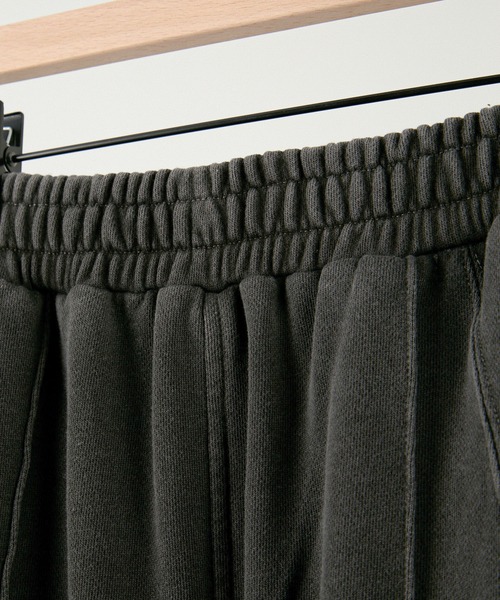 Alfred Alex(アルフレッドアレックス)の「【Alfred Alex】ヴィンテージメイクピグメントダメージパッチロゴドロストカーブスウェットパンツ【セットアップ対応】(スウェットパンツ・メンズ・ブラック/ワインレッド/チャコール・S/M/L)」の10枚目の写真