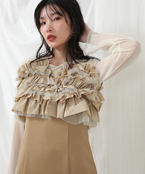 Kana（カナ）の「ボリュームフリルベスト シアートップス キャミワンピ