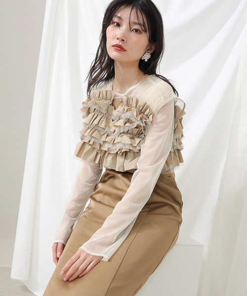 Kana（カナ）の「ボリュームフリルベスト シアートップス キャミワンピ