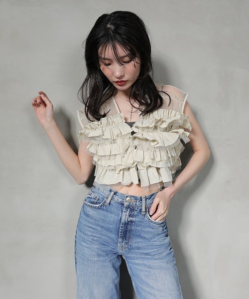 Kana(カナ)の「ボリュームフリルベスト シアートップス キャミワンピ Kana(カナ)の「ボリュームフリルベスト シアートップス キャミワンピ