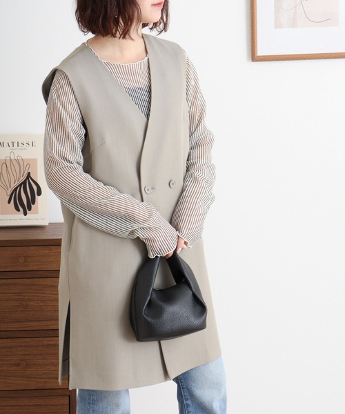 EGLANTINE(エグランティーヌ)の「EGLANTINE ノーカラージレ(ベスト・レディース・ネイビー/ベージュ/チャコールグレー・40)」の7枚目の写真