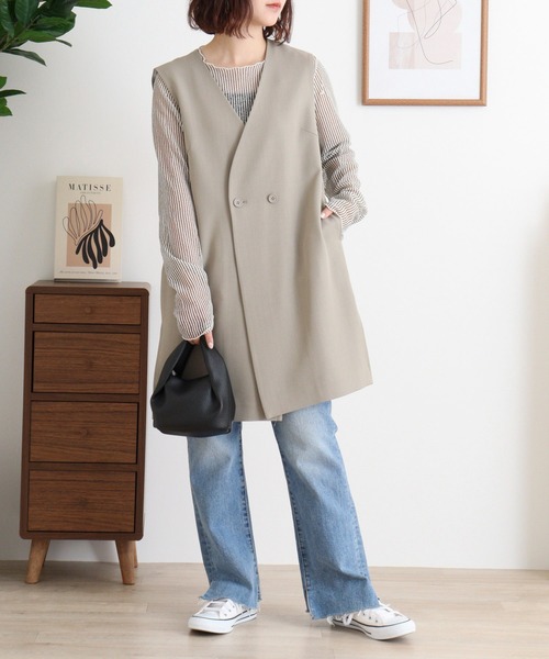 EGLANTINE(エグランティーヌ)の「EGLANTINE ノーカラージレ(ベスト・レディース・ネイビー/ベージュ/チャコールグレー・40)」の9枚目の写真