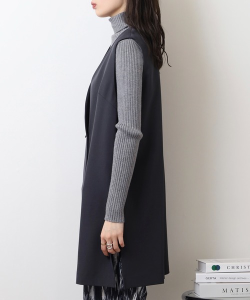 EGLANTINE(エグランティーヌ)の「EGLANTINE ノーカラージレ(ベスト・レディース・ネイビー/ベージュ/チャコールグレー・40)」の15枚目の写真