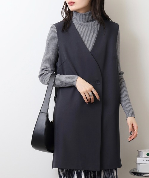 EGLANTINE(エグランティーヌ)の「EGLANTINE ノーカラージレ(ベスト・レディース・ネイビー/ベージュ/チャコールグレー・40)」の4枚目の写真
