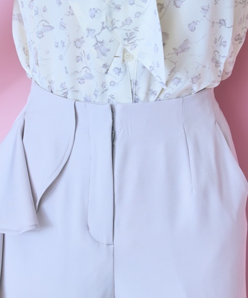 marun(マルン)の「<大きいサイズ>サイドラッフルワイドパンツ marun(スラックス・レディース・ブラック/ライトグレー・L/LL/3L/4L/5L)」の9枚目の写真