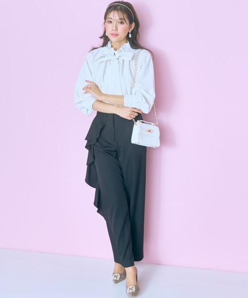 marun(マルン)の「<大きいサイズ>サイドラッフルワイドパンツ marun(スラックス・レディース・ブラック/ライトグレー・L/LL/3L/4L/5L)」の7枚目の写真