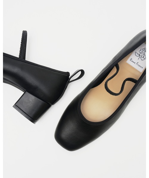 Emma Francis(エマフランシス)の「シャーリングストラップ 4cm パンプス(パンプス・レディース・ブラック/アイボリー・22.5cm/23.0cm/23.5cm/24.0cm/24.5cm/25.0cm/22.0cm)」の4枚目の写真