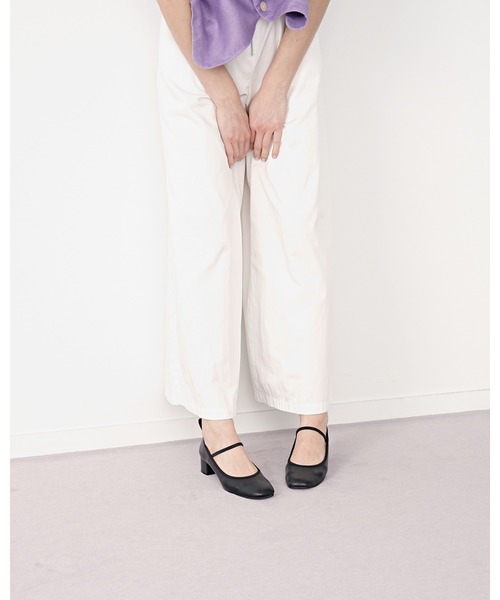 Emma Francis(エマフランシス)の「シャーリングストラップ 4cm パンプス(パンプス・レディース・ブラック/アイボリー・22.5cm/23.0cm/23.5cm/24.0cm/24.5cm/25.0cm/22.0cm)」の20枚目の写真