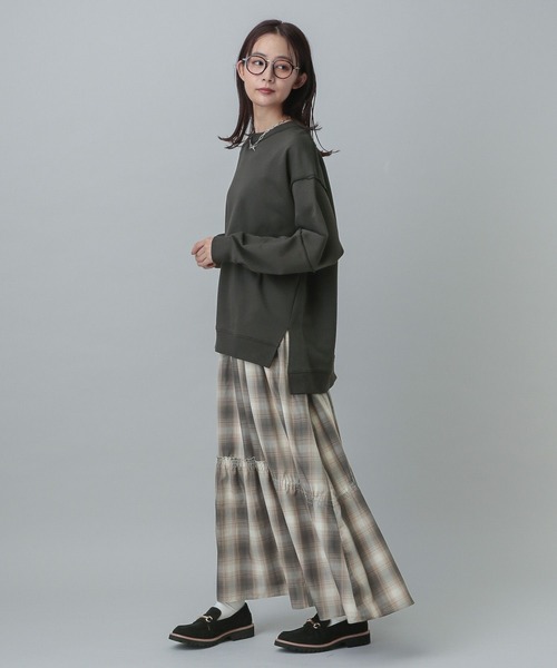 GLOBAL WORK（グローバルワーク）の「MATINEE LINE/リメイク風スウェット/327923（スウェット・レディース・カーキ/チャコールグレー・LONG/REGULAR）」の19枚目の写真
