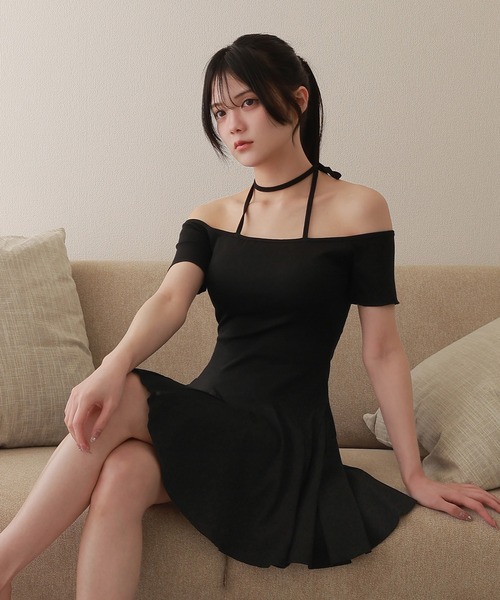 M DOLLY(エムドリー)の「off shoulder halter mini dress/オフショルダーホルターミニワンピース(ワンピース・レディース・グレー/ブラック・FREE)」の18枚目の写真