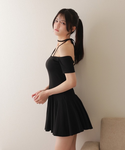 M DOLLY(エムドリー)の「off shoulder halter mini dress/オフショルダーホルターミニワンピース(ワンピース・レディース・グレー/ブラック・FREE)」の22枚目の写真