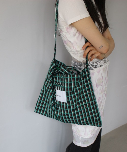 SANSeLF（サンセルフ）の「【SANSeLF】2WAYチェックトートバッグ sana25s034（トートバッグ・レディース・グリーン・FREE）」の4枚目の写真