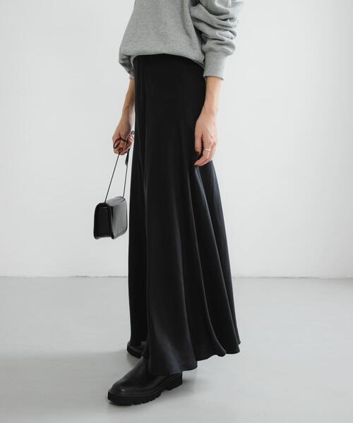 URBAN RESEARCH（アーバンリサーチ）の「キュプラフィブリルロングスカート（スカート・レディース・チャコールグレー/オリーブ/ブラック・FREE）」の4枚目の写真