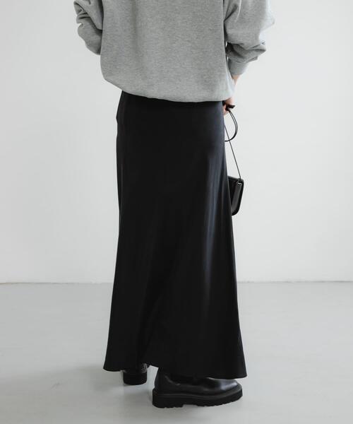 URBAN RESEARCH（アーバンリサーチ）の「キュプラフィブリルロングスカート（スカート・レディース・チャコールグレー/オリーブ/ブラック・FREE）」の5枚目の写真