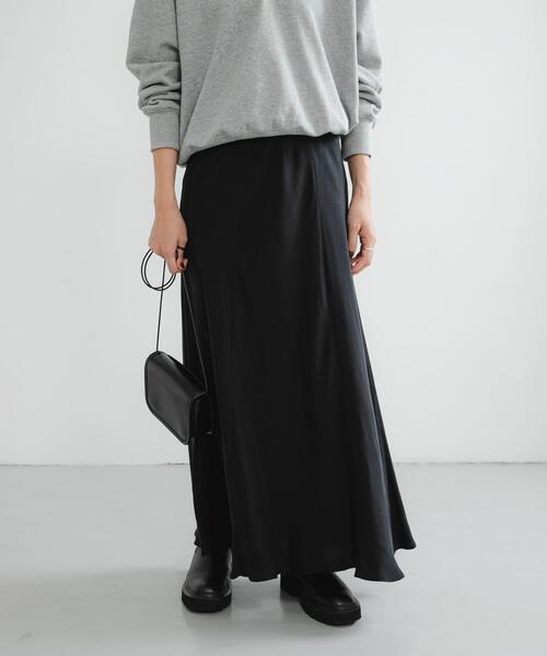 URBAN RESEARCH（アーバンリサーチ）の「キュプラフィブリルロングスカート（スカート・レディース・チャコールグレー/オリーブ/ブラック・FREE）」の6枚目の写真