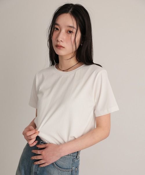 attiree(アティレー)の「【M/L展開】【UVカット】ベーシックTシャツ(Tシャツ/カットソー・レディース・ブラック/ネイビー/ホワイト・LARGE/MEDIUM)」の1枚目の写真