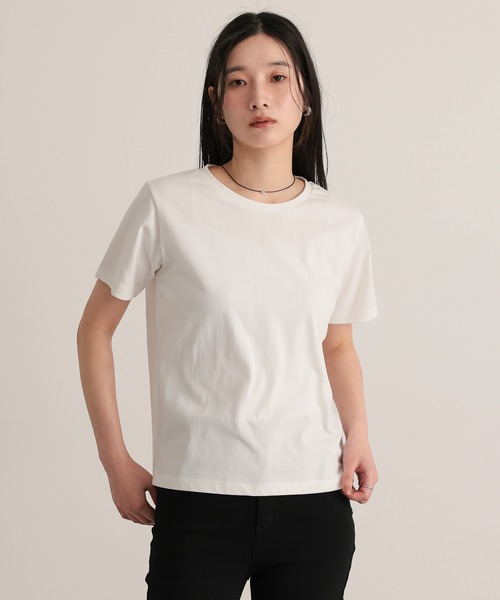 attiree(アティレー)の「【M/L展開】【UVカット】ベーシックTシャツ(Tシャツ/カットソー・レディース・ブラック/ネイビー/ホワイト・LARGE/MEDIUM)」の6枚目の写真