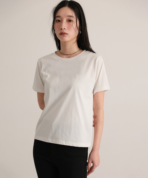 attiree(アティレー)の「【M/L展開】【UVカット】ベーシックTシャツ(Tシャツ/カットソー・レディース・ブラック/ネイビー/ホワイト・LARGE/MEDIUM)」の7枚目の写真