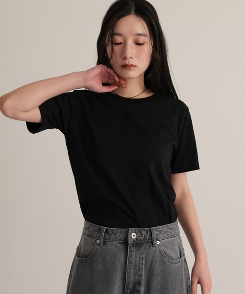attiree(アティレー)の「【M/L展開】【UVカット】ベーシックTシャツ(Tシャツ/カットソー・レディース・ブラック/ネイビー/ホワイト・LARGE/MEDIUM)」の14枚目の写真