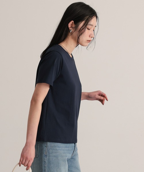 attiree(アティレー)の「【M/L展開】【UVカット】ベーシックTシャツ(Tシャツ/カットソー・レディース・ブラック/ネイビー/ホワイト・LARGE/MEDIUM)」の11枚目の写真