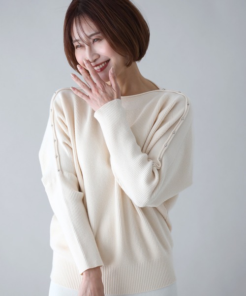 Ehre style(エーレスタイル)の「お洒落感あり ゆるっと綺麗なスタッズドルマン(Tシャツ/カットソー・レディース・ベージュ/アイボリー/ブラック・FREE)」の9枚目の写真