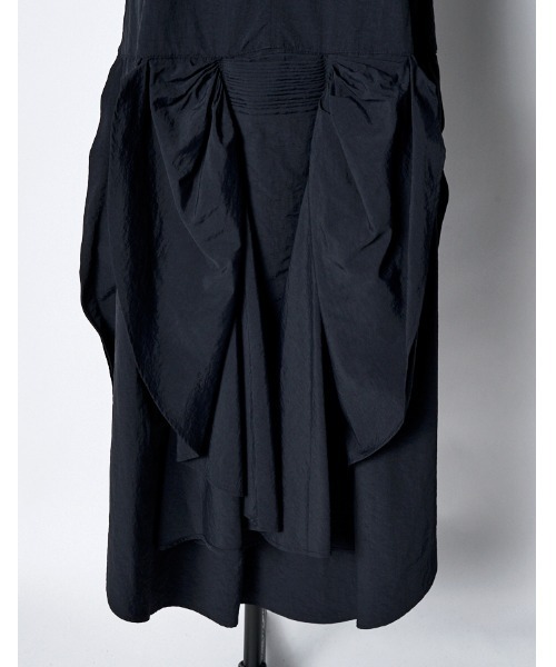 RUMCHE（ラムシェ）の「Sun & Moon Ruffle Dress / サン&ムーンラッフルドレス（ワンピース・レディース・ブラック/ホワイト・FREE）」の7枚目の写真