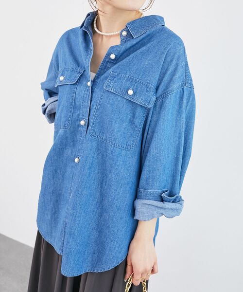 le.coeur blanc（ルクールブラン）の「《軽いシャツ素材》パールボタンデニムシャツ（シャツ/ブラウス・レディース・サックスブルー/ブルー・38）」の6枚目の写真