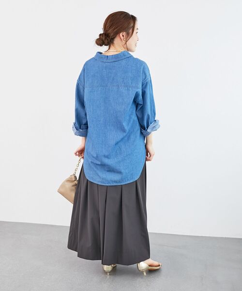 le.coeur blanc（ルクールブラン）の「《軽いシャツ素材》パールボタンデニムシャツ（シャツ/ブラウス・レディース・サックスブルー/ブルー・38）」の11枚目の写真