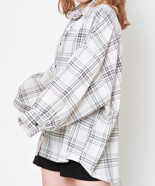 GORGE(ゴージ)の「《インナーSET×ルーズシルエット》レディース チェックシャツ タンク付き 春夏秋対応(シャツ/ブラウス・レディース・アイボリー/ブラック/オフホワイト/グレー/グリーン/モカ・F)」の10枚目の写真