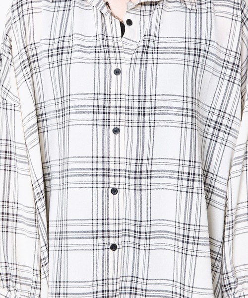GORGE(ゴージ)の「《インナーSET×ルーズシルエット》レディース チェックシャツ タンク付き 春夏秋対応(シャツ/ブラウス・レディース・アイボリー/ブラック/オフホワイト/グレー/グリーン/モカ・F)」の19枚目の写真