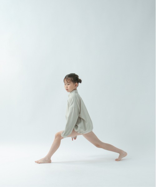 LOWRYS FARM（ローリーズファーム）の「ＳＷＩＭワイドラッシュガード　323894（ラッシュガード・キッズ・ブラック/ブラウン/ベージュ・110cm/120cm/130cm/140cm/150cm）」の20枚目の写真