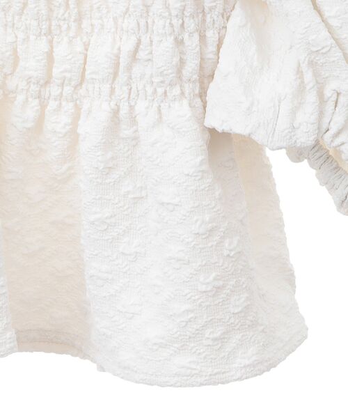 earth music&ecology(アースミュージックアンドエコロジー)の「2wayオフショルジャガードブラウス(シャツ/ブラウス・レディース・ピンク/アイボリー/ミント・FREE)」の7枚目の写真