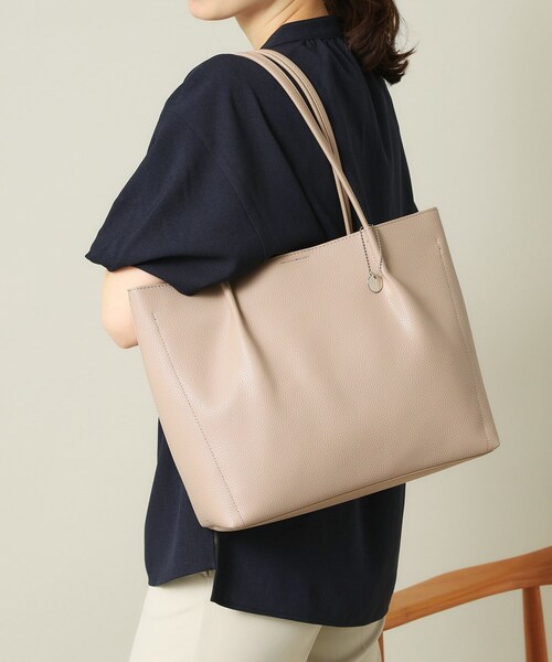 ITS'DEMO（イッツデモ）の「【通勤】仕切りA4トート（トートバッグ・レディース・ブラック/ライトベージュ/アイボリー/ブルー/グリーン系・00）」の4枚目の写真