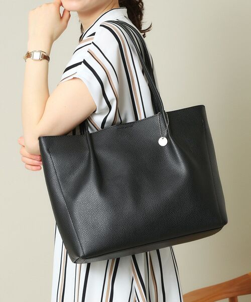 ITS'DEMO（イッツデモ）の「【通勤】仕切りA4トート（トートバッグ・レディース・ブラック/ライトベージュ/アイボリー/ブルー/グリーン系・00）」の3枚目の写真